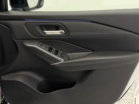 OE74UYL Nissan Qashqai 1.3 DiG-T MH 158 N-Connecta [Glass Rf] 5dr Xtronic Thumbnail #13