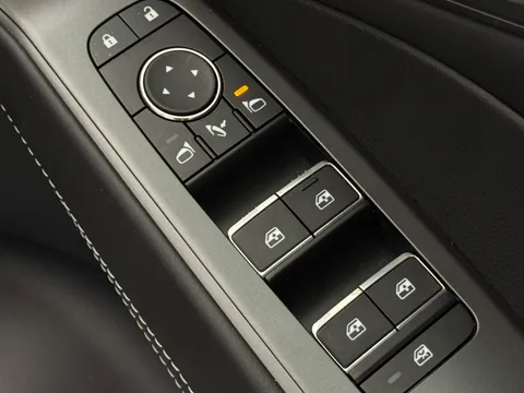 OE74UYL Nissan Qashqai 1.3 DiG-T MH 158 N-Connecta [Glass Rf] 5dr Xtronic Thumbnail #20