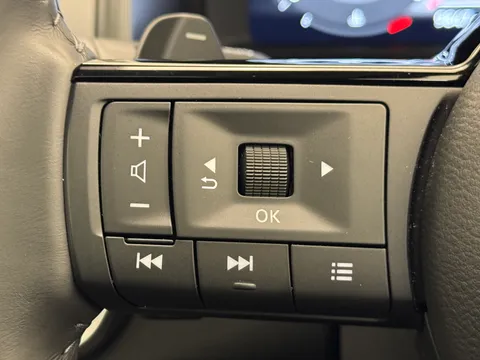 OE74UYL Nissan Qashqai 1.3 DiG-T MH 158 N-Connecta [Glass Rf] 5dr Xtronic Thumbnail #14