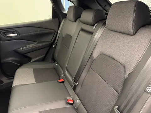 OE74UYL Nissan Qashqai 1.3 DiG-T MH 158 N-Connecta [Glass Rf] 5dr Xtronic Thumbnail #29