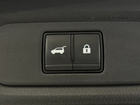 KM73VMW Nissan Qashqai 1.3 DiG-T MH 158 Tekna 5dr Xtronic Thumbnail #14