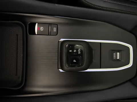 KM73VMW Nissan Qashqai 1.3 DiG-T MH 158 Tekna 5dr Xtronic Thumbnail #19