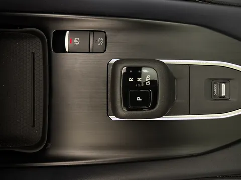 KM73VPL Nissan Qashqai 1.3 DiG-T MH 158 Tekna 5dr Xtronic Thumbnail #19