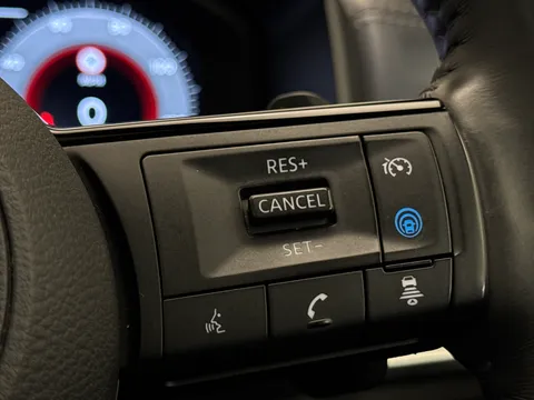 KM73VPL Nissan Qashqai 1.3 DiG-T MH 158 Tekna 5dr Xtronic Thumbnail #25