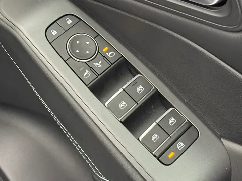 OW24FAO Nissan Qashqai 1.3 DiG-T MH N-Connecta [Glass Roof] 5dr Thumbnail #15