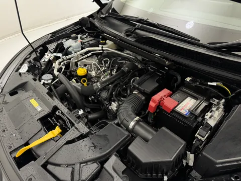 OW24FAO Nissan Qashqai 1.3 DiG-T MH N-Connecta [Glass Roof] 5dr Thumbnail #24