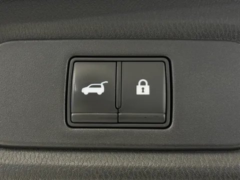 DU72AZF Nissan Qashqai 1.3 DiG-T MH Tekna 5dr Thumbnail #11