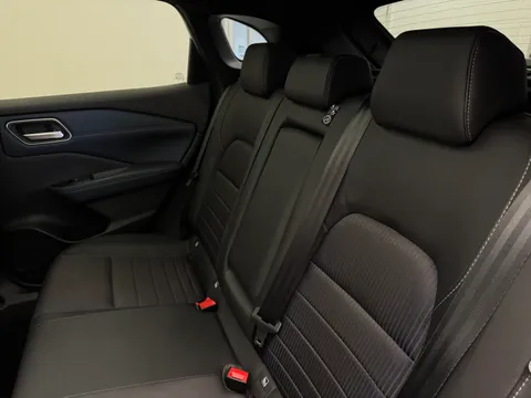 DU72AZF Nissan Qashqai 1.3 DiG-T MH Tekna 5dr Thumbnail #12