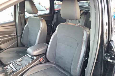 SG18RKE Ford Kuga 2.0 TDCi 180 ST-Line 5dr Auto Thumbnail #19