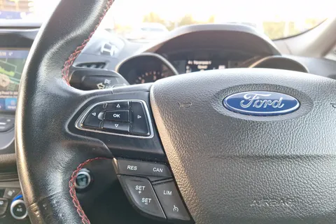 SG18RKE Ford Kuga 2.0 TDCi 180 ST-Line 5dr Auto Thumbnail #32