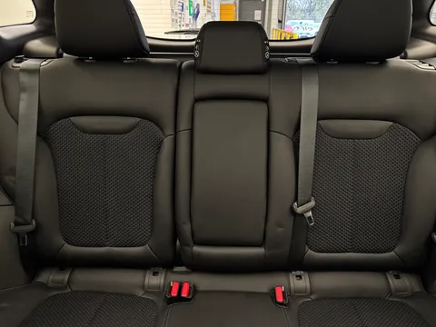 DU20XGP Renault Kadjar 1.3 TCE S Edition 5dr Thumbnail #16