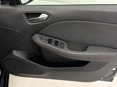 DS72XKZ Renault Clio 1.0 TCe 90 RS Line 5dr Thumbnail #18