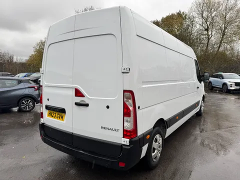 HN23GVM Renault Master LM35dCi 135 Business+ Medium Roof Van Thumbnail #8