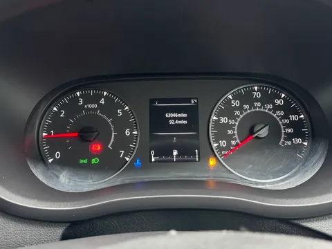 HN23GVM Renault Master LM35dCi 135 Business+ Medium Roof Van Thumbnail #20