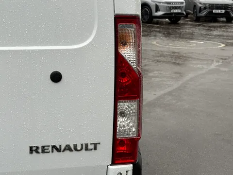 HN23GVM Renault Master LM35dCi 135 Business+ Medium Roof Van Thumbnail #24