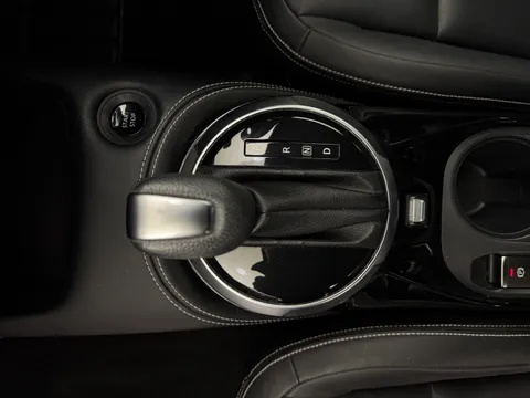 DE72AKN Nissan Juke 1.6 Hybrid Premiere Edition 5dr Auto Thumbnail #19