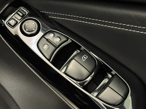 DE72AKN Nissan Juke 1.6 Hybrid Premiere Edition 5dr Auto Thumbnail #25