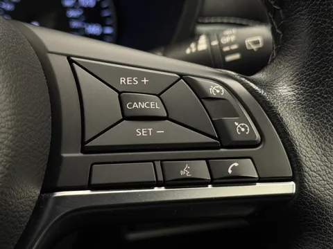 DE72AKN Nissan Juke 1.6 Hybrid Premiere Edition 5dr Auto Thumbnail #28