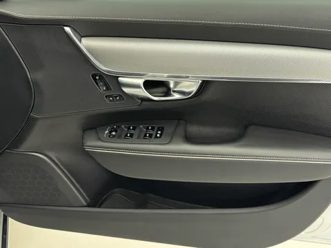 KS70PYG Volvo V90 2.0 B4D R DESIGN 5dr Auto Thumbnail #24