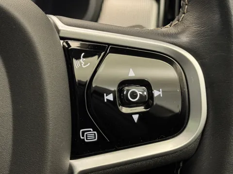 KS70PYG Volvo V90 2.0 B4D R DESIGN 5dr Auto Thumbnail #29