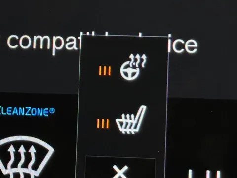 KS70PYG Volvo V90 2.0 B4D R DESIGN 5dr Auto Thumbnail #31