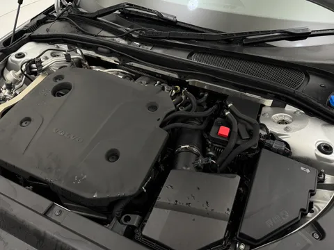 KS70PYG Volvo V90 2.0 B4D R DESIGN 5dr Auto Thumbnail #35
