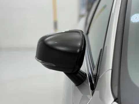 KS70PYG Volvo V90 2.0 B4D R DESIGN 5dr Auto Thumbnail #37