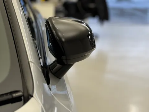 KS70PYG Volvo V90 2.0 B4D R DESIGN 5dr Auto Thumbnail #38