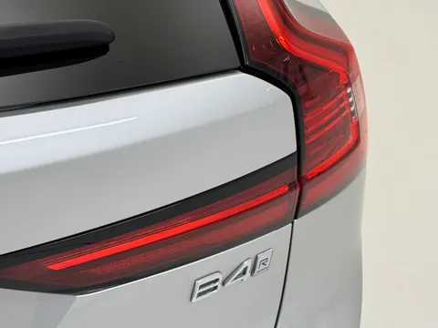 KS70PYG Volvo V90 2.0 B4D R DESIGN 5dr Auto Thumbnail #40