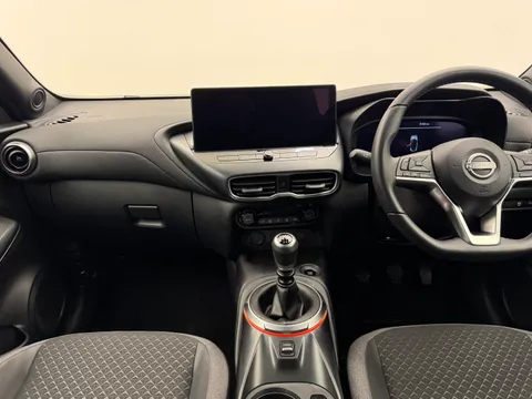 DY74WZR Nissan Juke 1.0 DiG-T N-Connecta 5dr Thumbnail #4