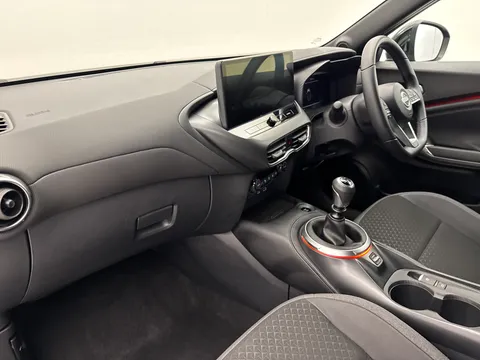 DY74WZR Nissan Juke 1.0 DiG-T N-Connecta 5dr Thumbnail #12