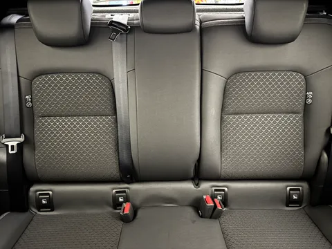 DY74WZR Nissan Juke 1.0 DiG-T N-Connecta 5dr Thumbnail #25