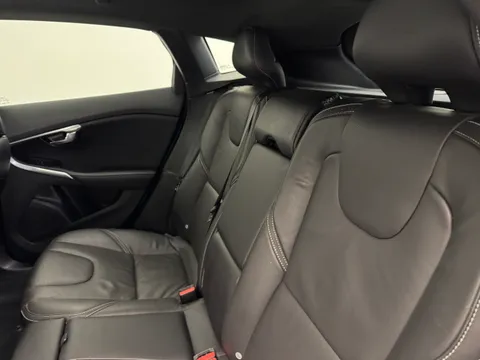 YW19UFA Volvo V40 T2 [122] R DESIGN Edition 5dr Thumbnail #14