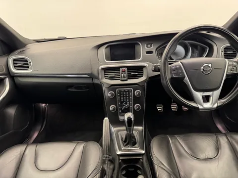 YW19UFA Volvo V40 T2 [122] R DESIGN Edition 5dr Thumbnail #12