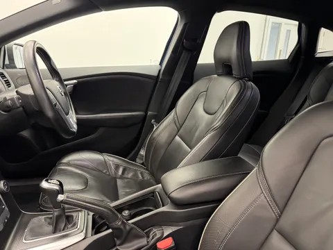 YW19UFA Volvo V40 T2 [122] R DESIGN Edition 5dr Thumbnail #10