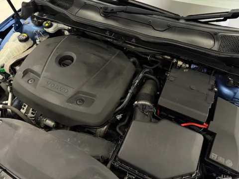 YW19UFA Volvo V40 T2 [122] R DESIGN Edition 5dr Thumbnail #32