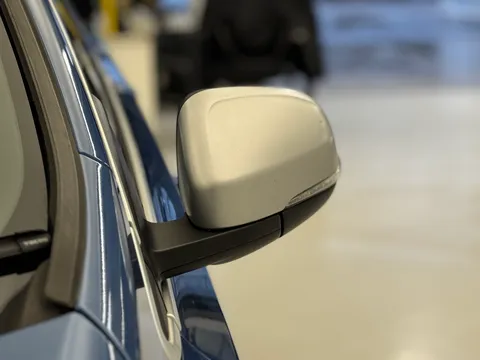 YW19UFA Volvo V40 T2 [122] R DESIGN Edition 5dr Thumbnail #34