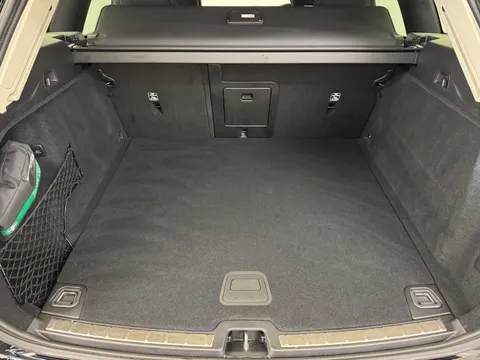 DT25AZL Volvo XC60 2.0 B5P Plus Dark 5dr AWD Geartronic Thumbnail #30