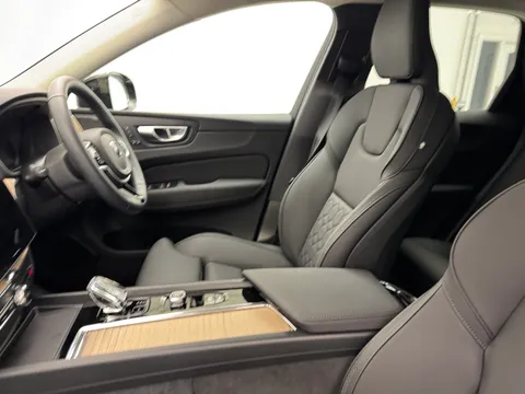 DT25AZL Volvo XC60 2.0 B5P Plus Dark 5dr AWD Geartronic Thumbnail #10