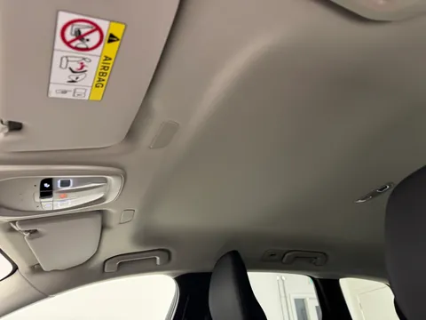 DT25AZL Volvo XC60 2.0 B5P Plus Dark 5dr AWD Geartronic Thumbnail #16