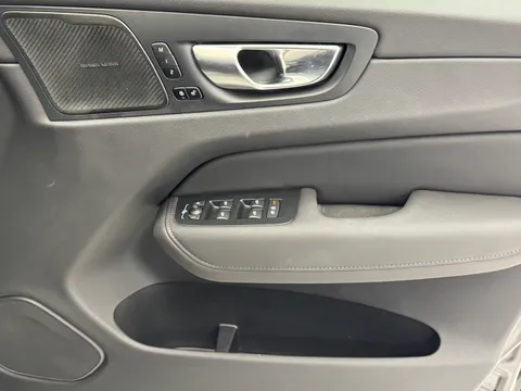 DT25AZL Volvo XC60 2.0 B5P Plus Dark 5dr AWD Geartronic Thumbnail #19