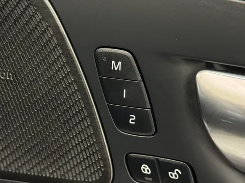 DT25AZL Volvo XC60 2.0 B5P Plus Dark 5dr AWD Geartronic Thumbnail #22