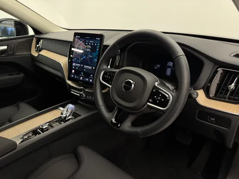 DT25AZL Volvo XC60 2.0 B5P Plus Dark 5dr AWD Geartronic Thumbnail #23