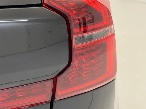 DT25AZL Volvo XC60 2.0 B5P Plus Dark 5dr AWD Geartronic Thumbnail #35