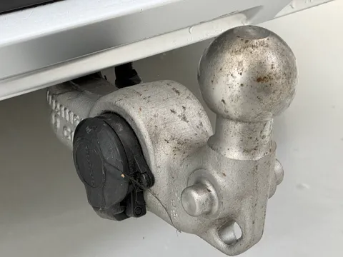 CF23EUA Volvo V90 2.0 B5P Cross Country Plus 5dr AWD Auto Thumbnail #13