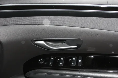 DA71LGE Hyundai Tucson 1.6 TGDi 48V MHD SE Connect 5dr 2WD Thumbnail #14