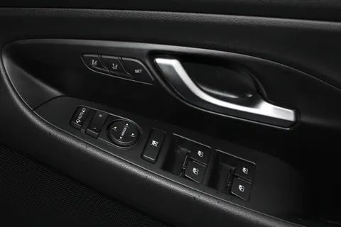 ML19VJY Hyundai i30 1.4T GDI N Line+ 5dr Thumbnail #17