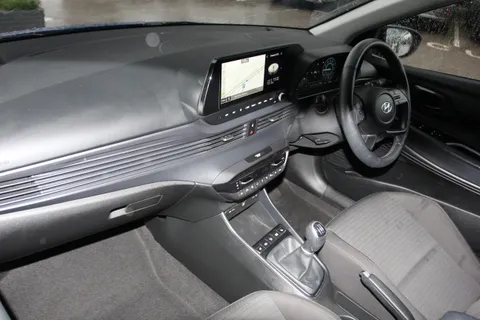 MM22YOF Hyundai i20 1.0T GDi 48V MHD Premium 5dr Thumbnail #3