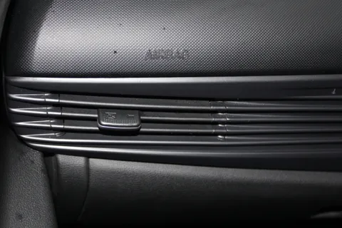 MM22YOF Hyundai i20 1.0T GDi 48V MHD Premium 5dr Thumbnail #29