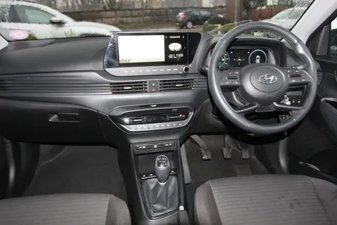 MM22YOF Hyundai i20 1.0T GDi 48V MHD Premium 5dr Thumbnail #7